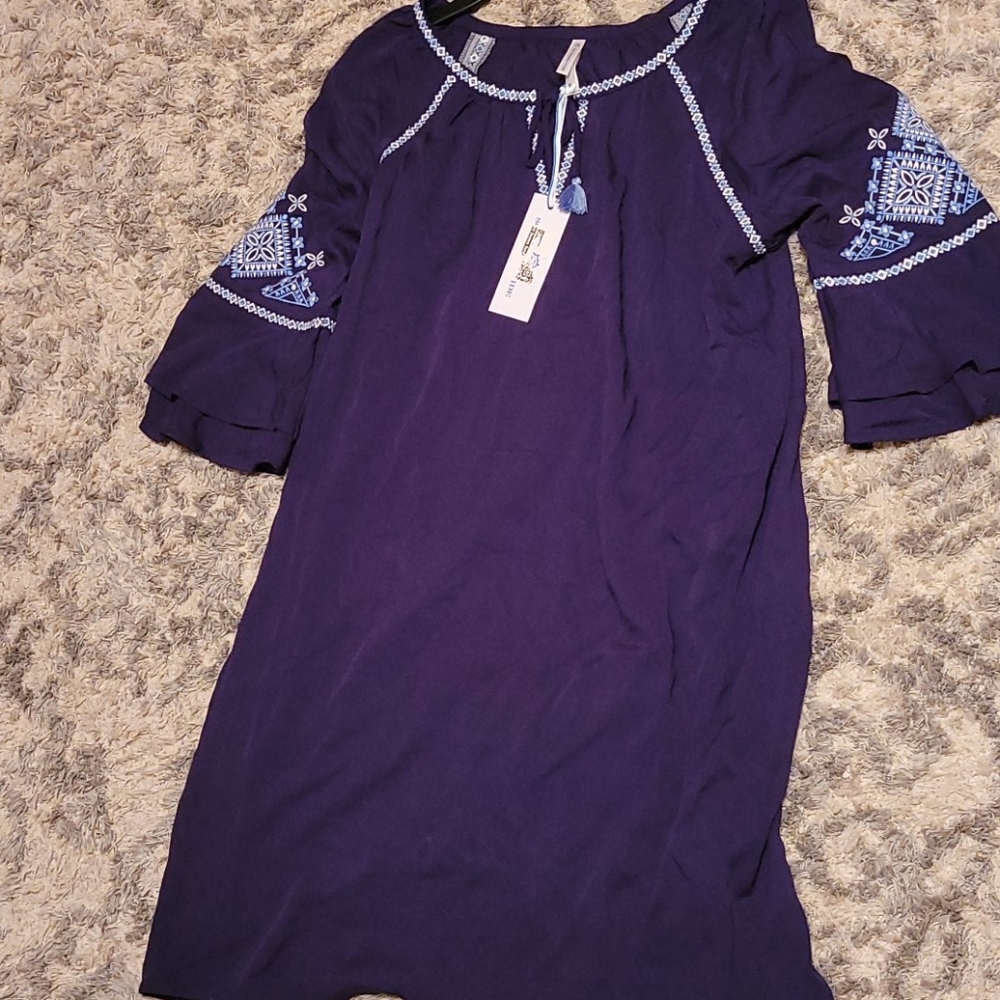 Dress - Picture 2 of 2